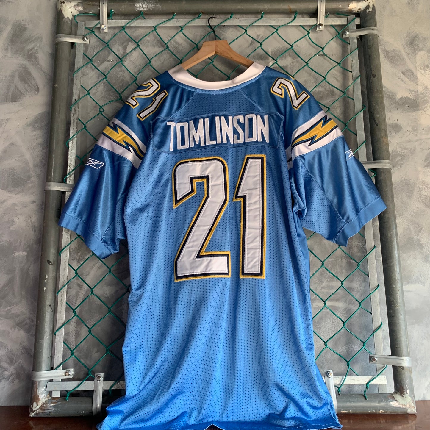Jersey Reebook Para Hombre Talla 2XL Color Azul San Diego Chargers NFL Tomlinson #21
