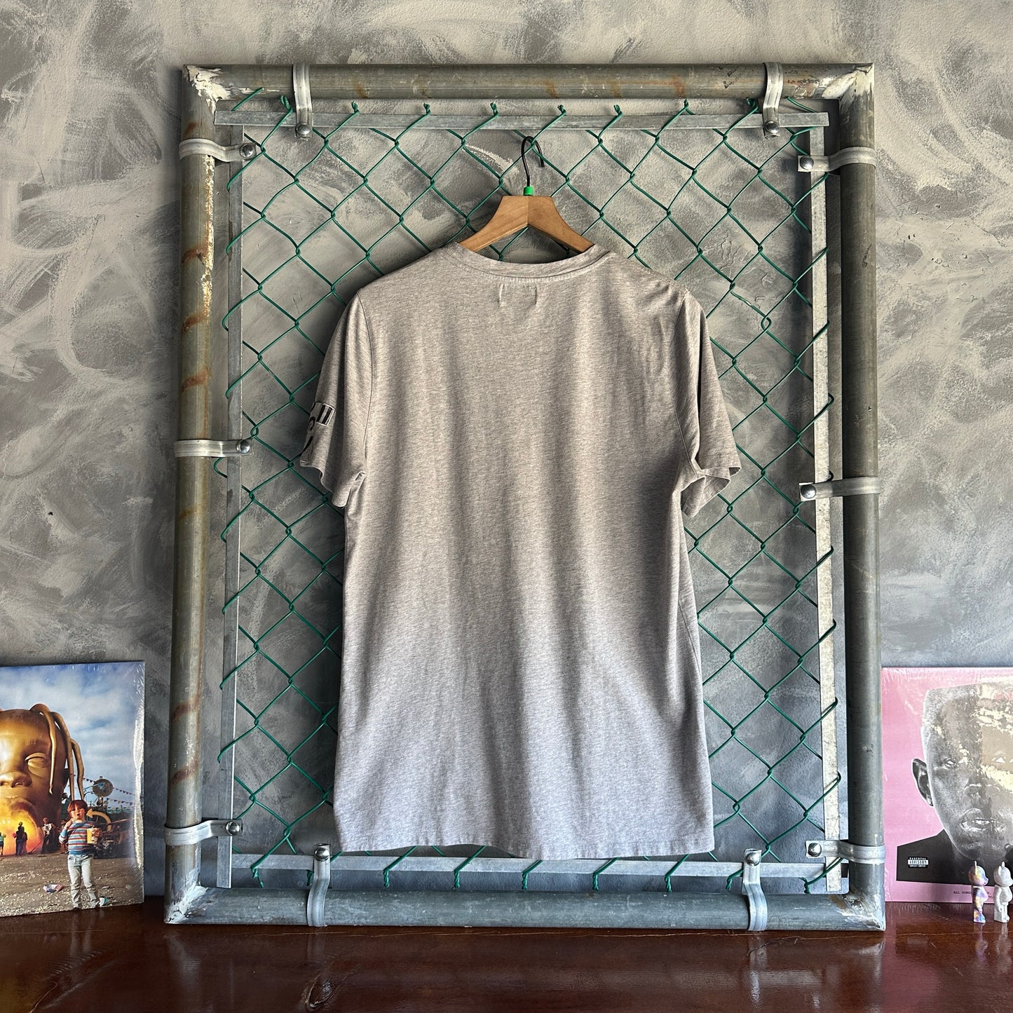 Camiseta APC Colab De Hombre Talla XL Queda A S Color Gris Manga Corta Hype Lujo