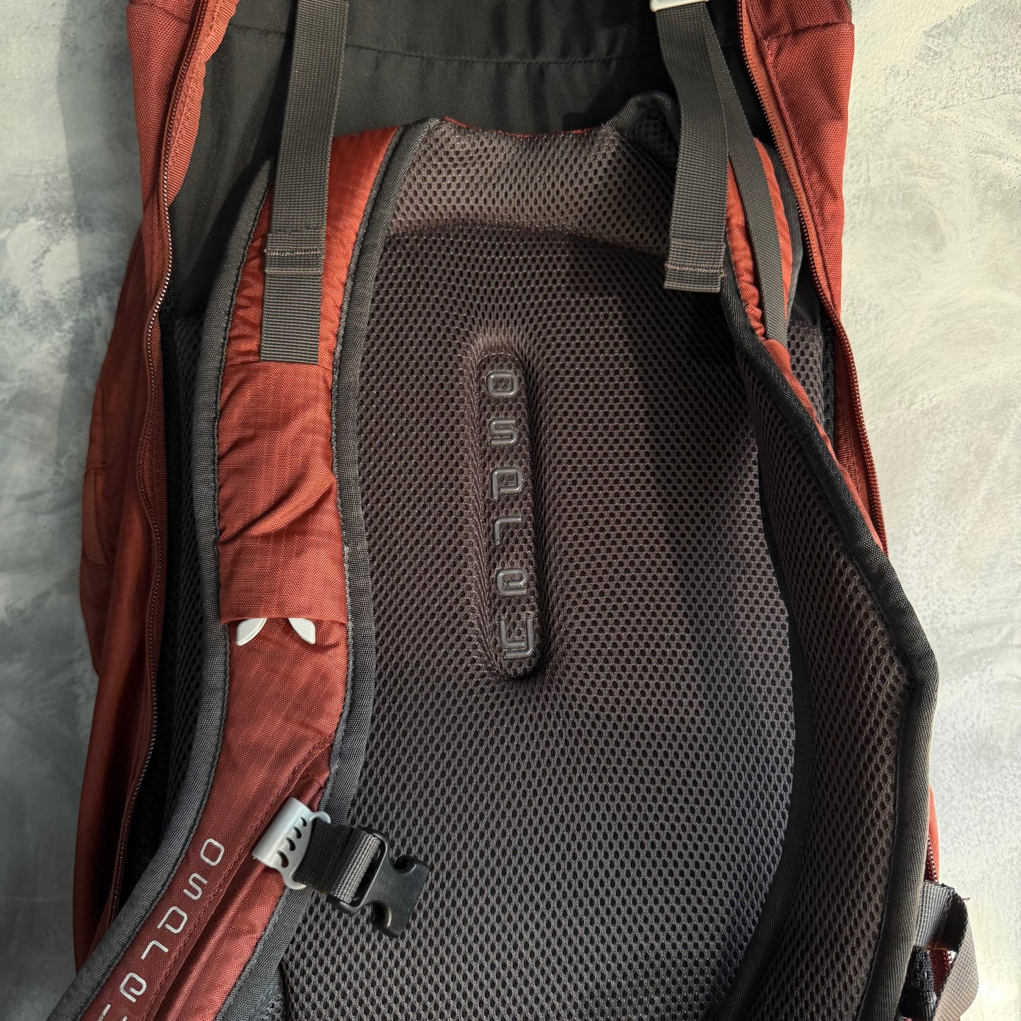 Mochila Osprey De Hiking Con Bolsa Pequeña De 70L