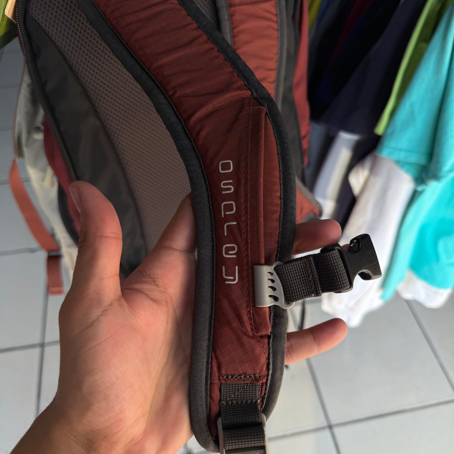 Mochila Osprey De Hiking Con Bolsa Pequeña De 70L