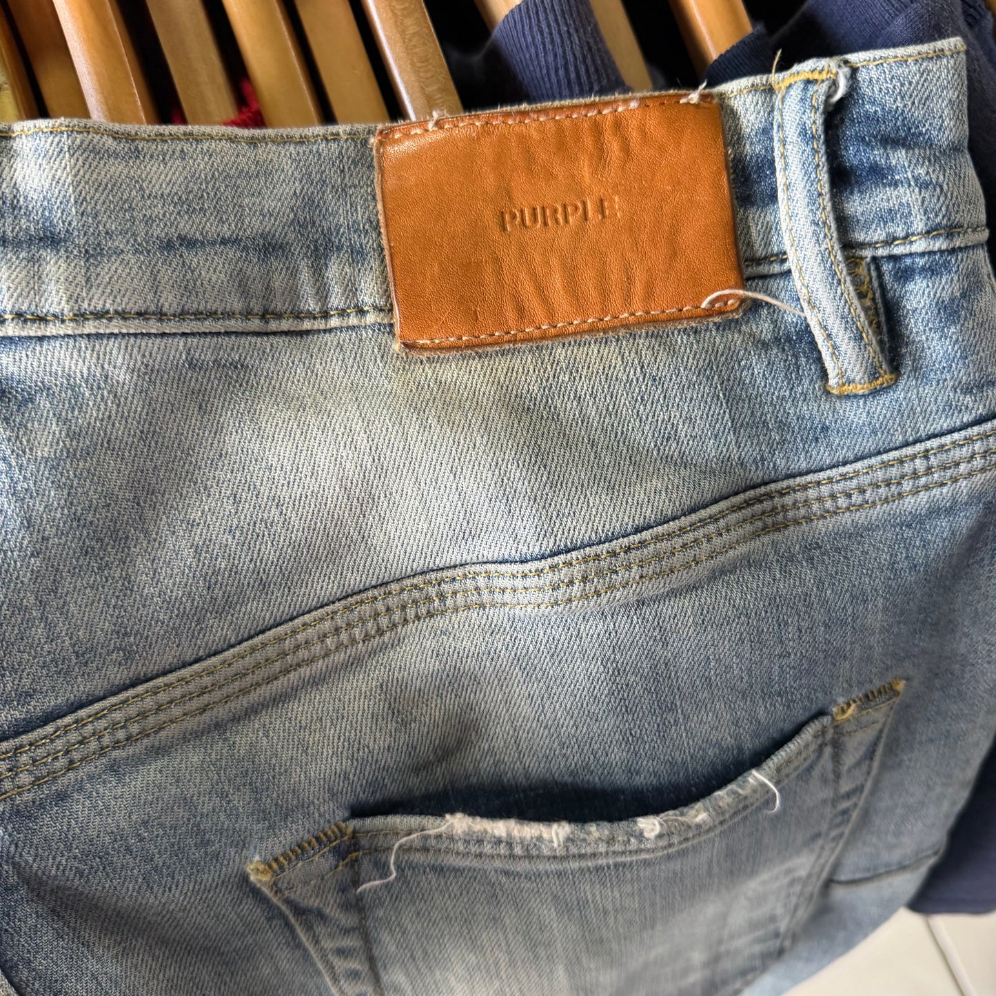 Pantalon Purple De Hombre Talla 31x32 Con Diseno de Pintura Skynny