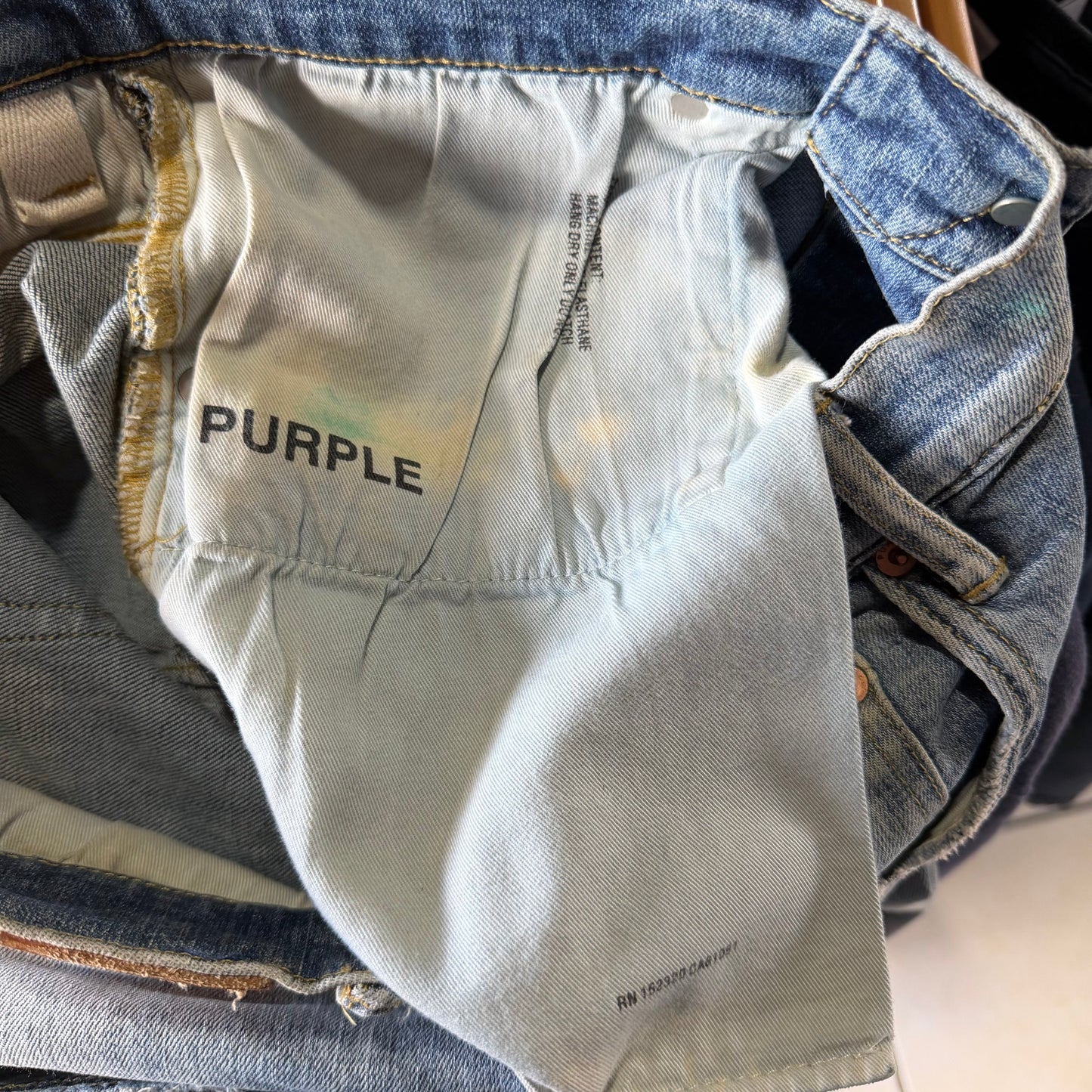 Pantalon Purple De Hombre Talla 31x32 Con Diseno de Pintura Skynny