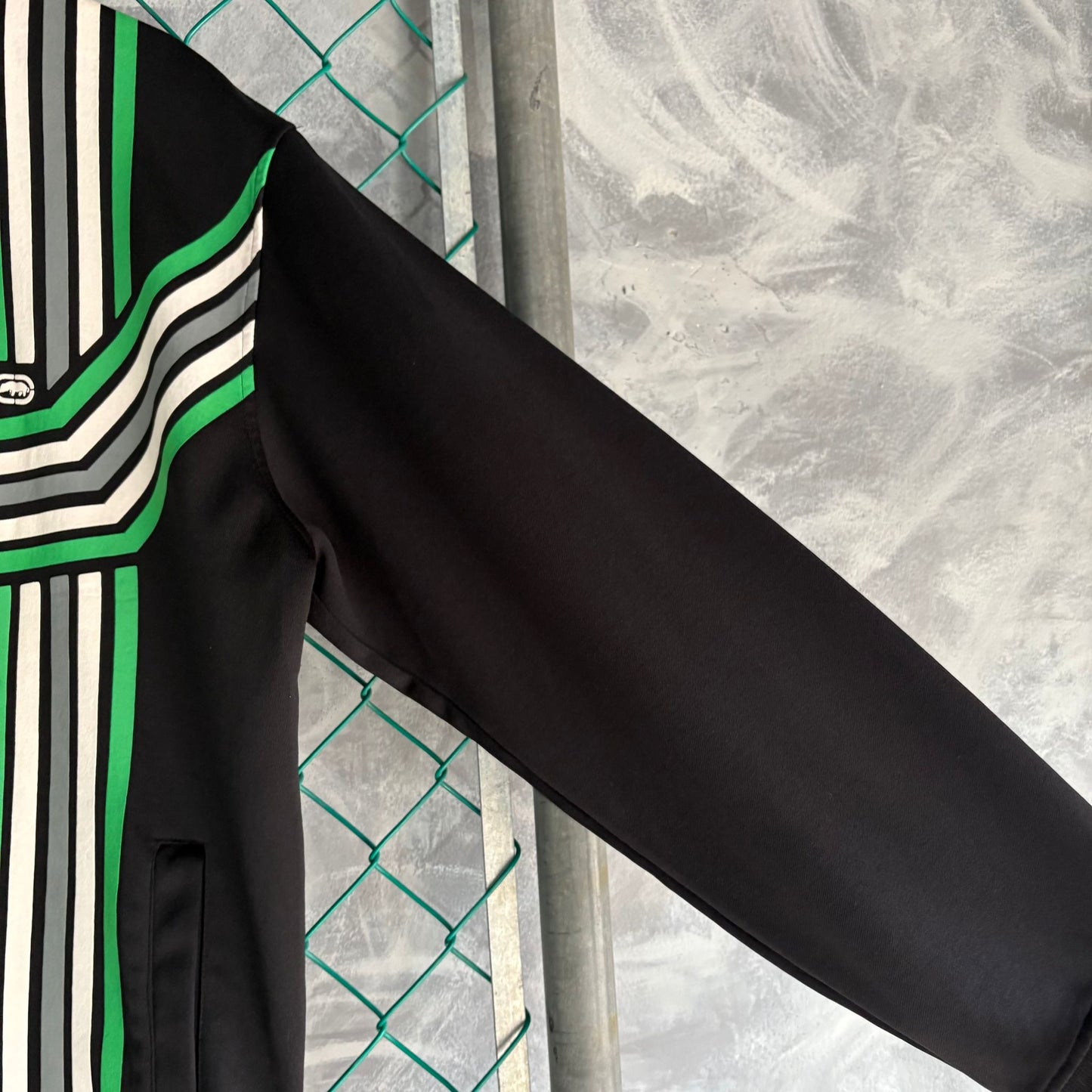 Sueter de Ziper Ecko Untld Para Hombre Talla L Color Negro con Verde