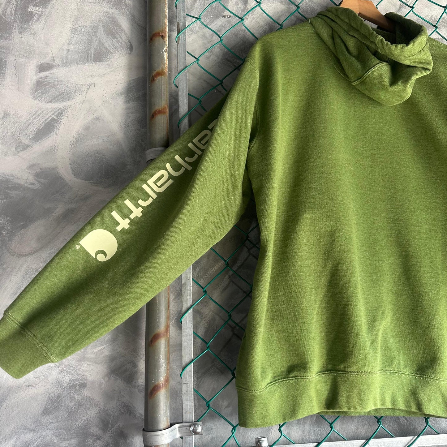 Hoodie Carhartt De Hombre Talla L Color Verde Loose Fit Con Print En Las Mangas