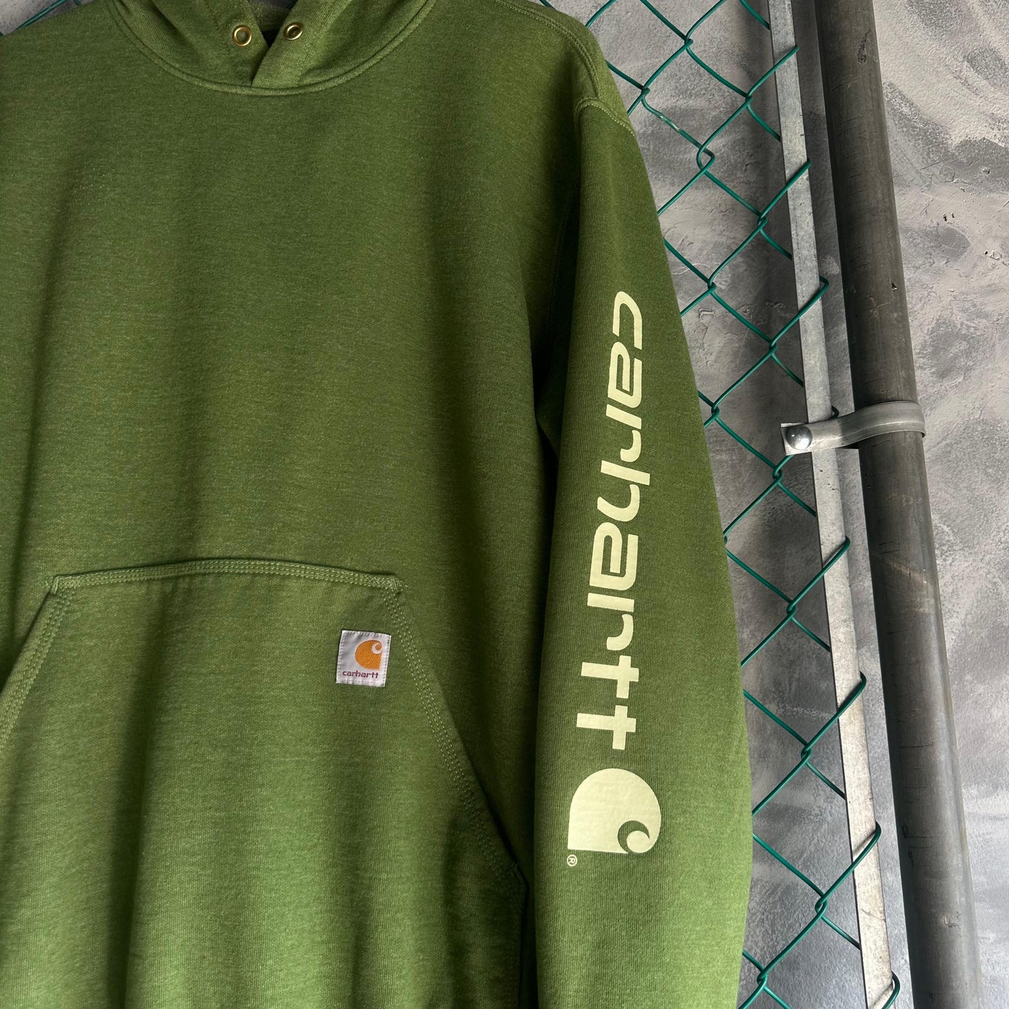 Hoodie Carhartt De Hombre Talla L Color Verde Loose Fit Con Print En Las Mangas